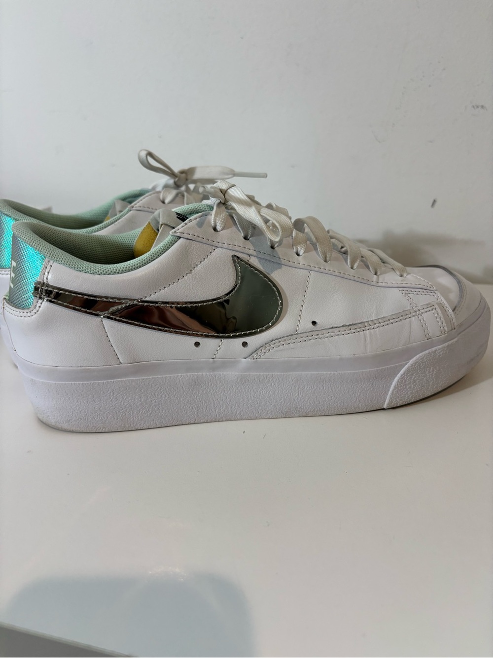 Nike Women 9.5 Blazer Low Platform White Mint Foam Sneaker Shoe Casual